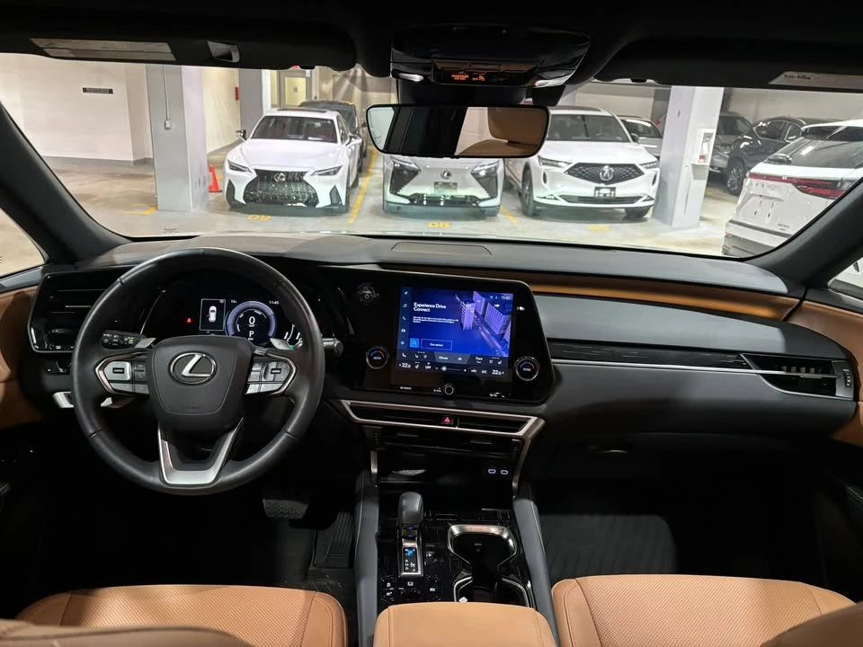 2023 Lexus RX 5th Gen - Image 5 of 6