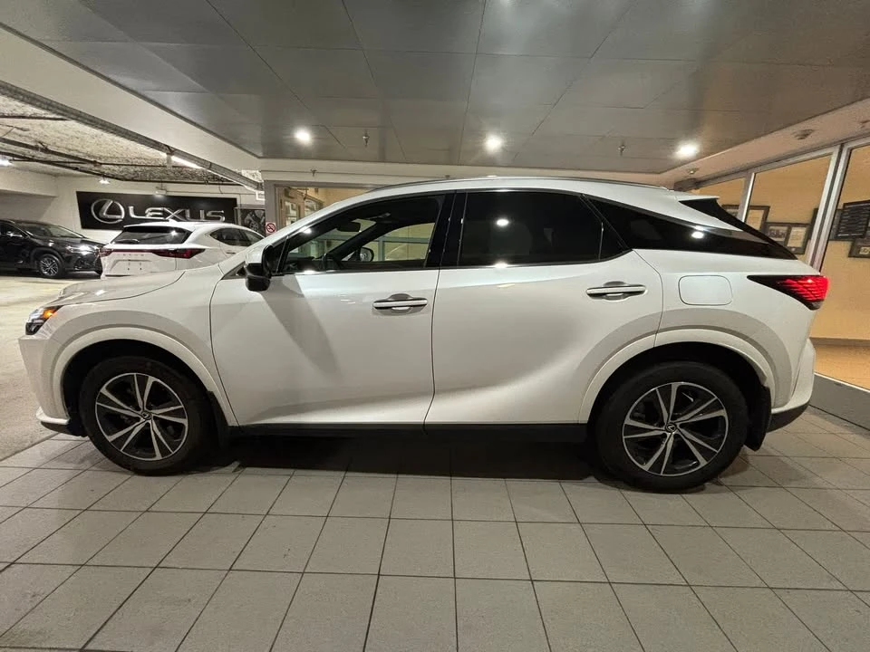 2023 Lexus RX 5th Gen - Image 3 of 6