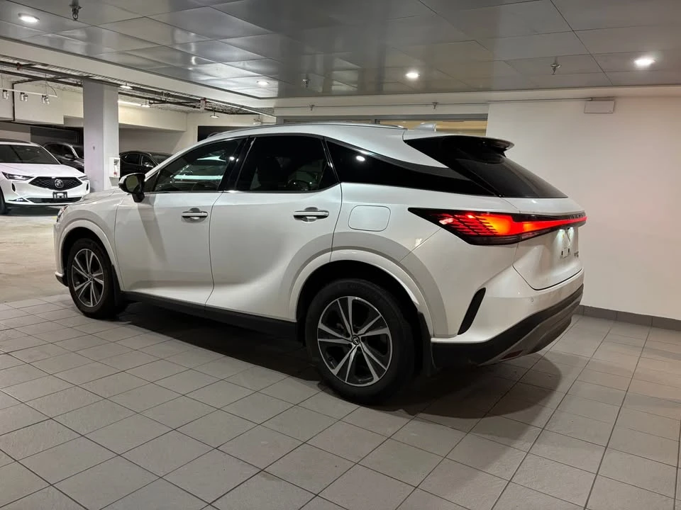 2023 Lexus RX 5th Gen - Image 4 of 6