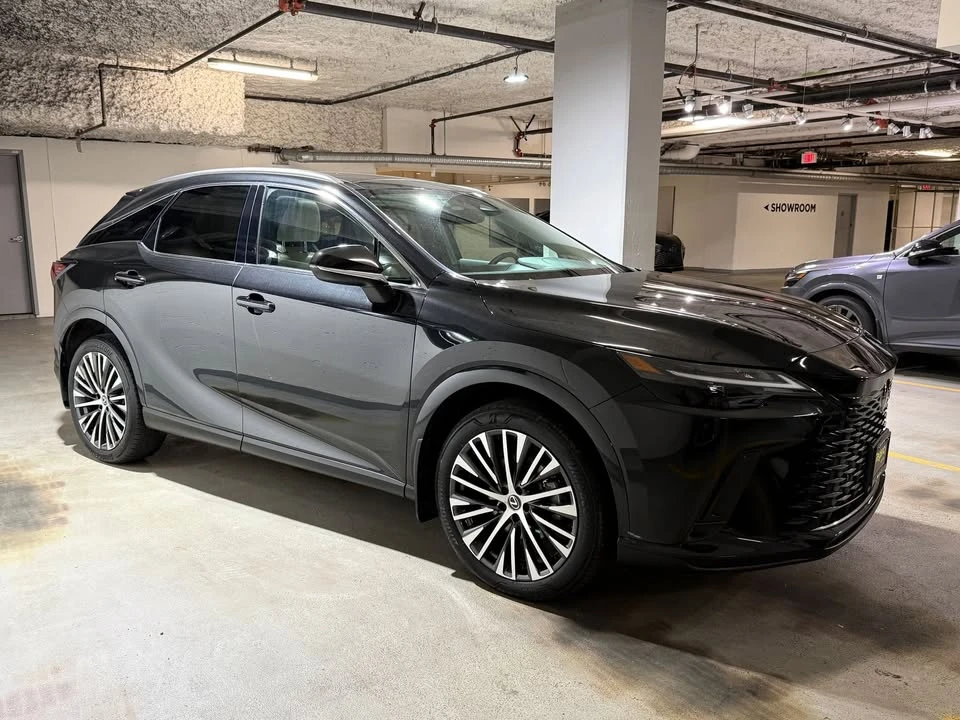 2023 Lexus RX 5th Gen - Image 5 of 16