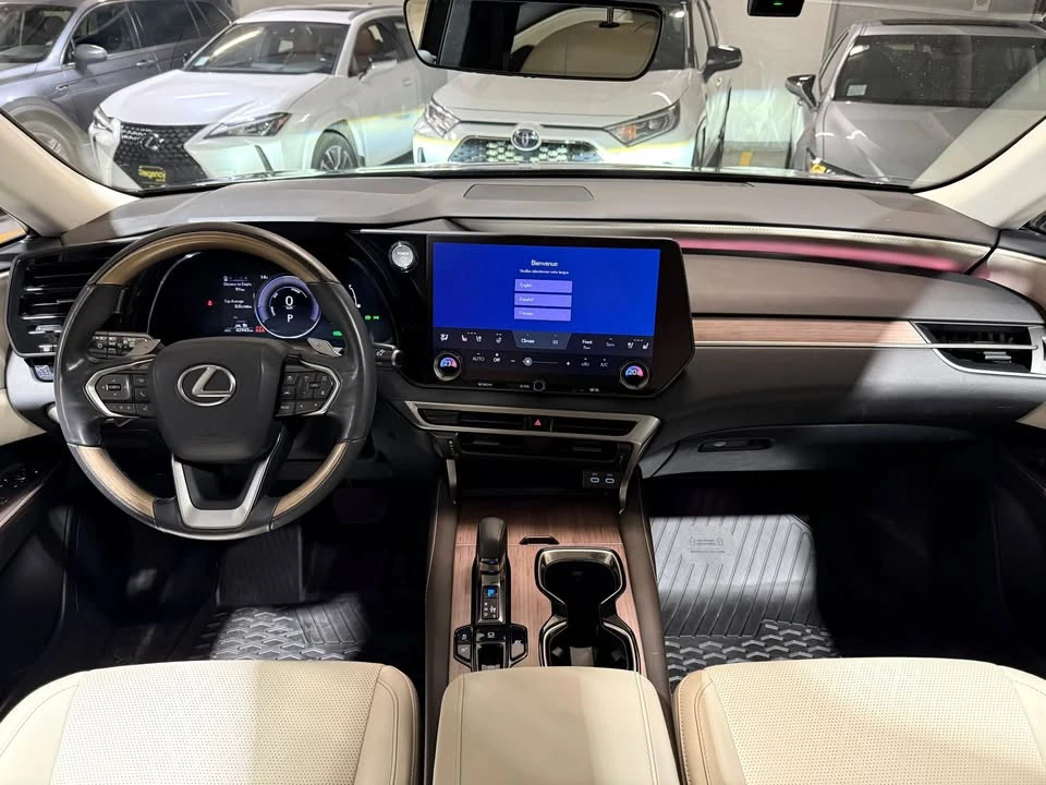 2023 Lexus RX 5th Gen - Image 14 of 16