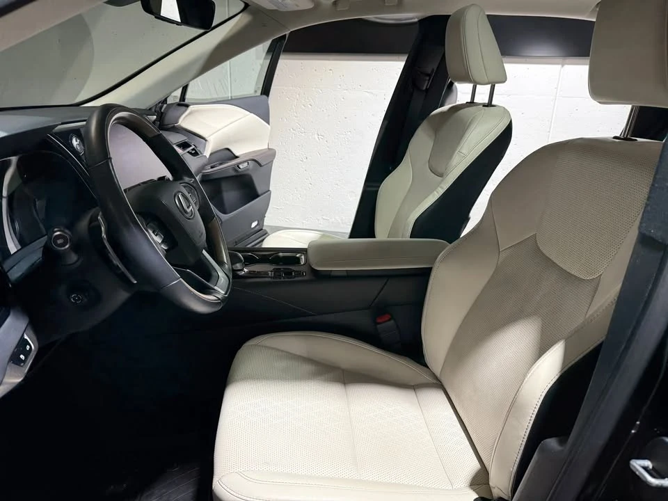 2023 Lexus RX 5th Gen - Image 15 of 16