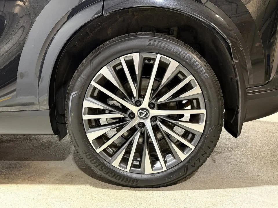 2023 Lexus RX 5th Gen - Image 8 of 16