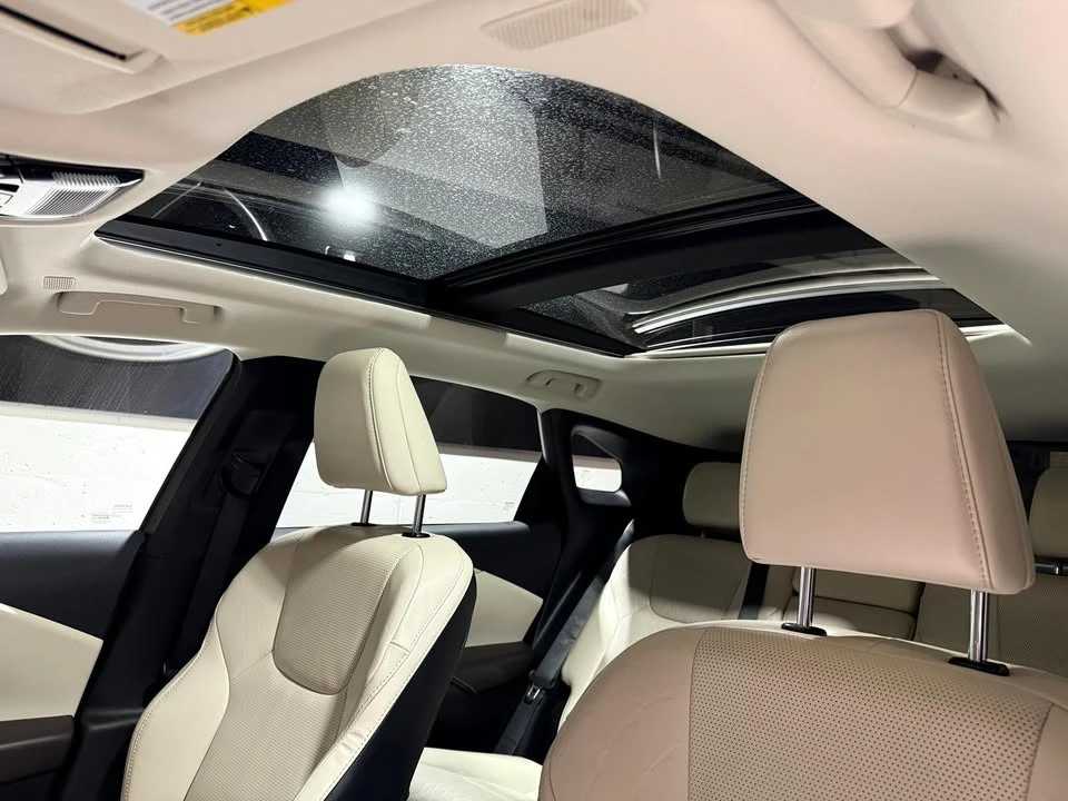2023 Lexus RX 5th Gen - Image 11 of 16