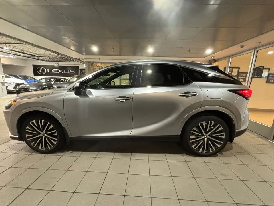 2023 Lexus RX 5th Gen - Image 5 of 6