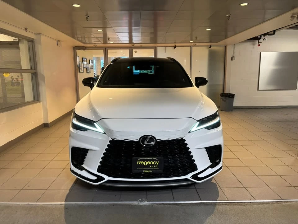 2023 Lexus RX 5th Gen - Image 4 of 9