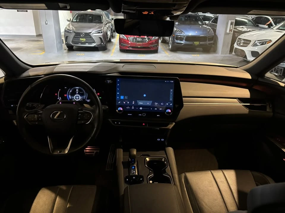 2023 Lexus RX 5th Gen - Image 5 of 9