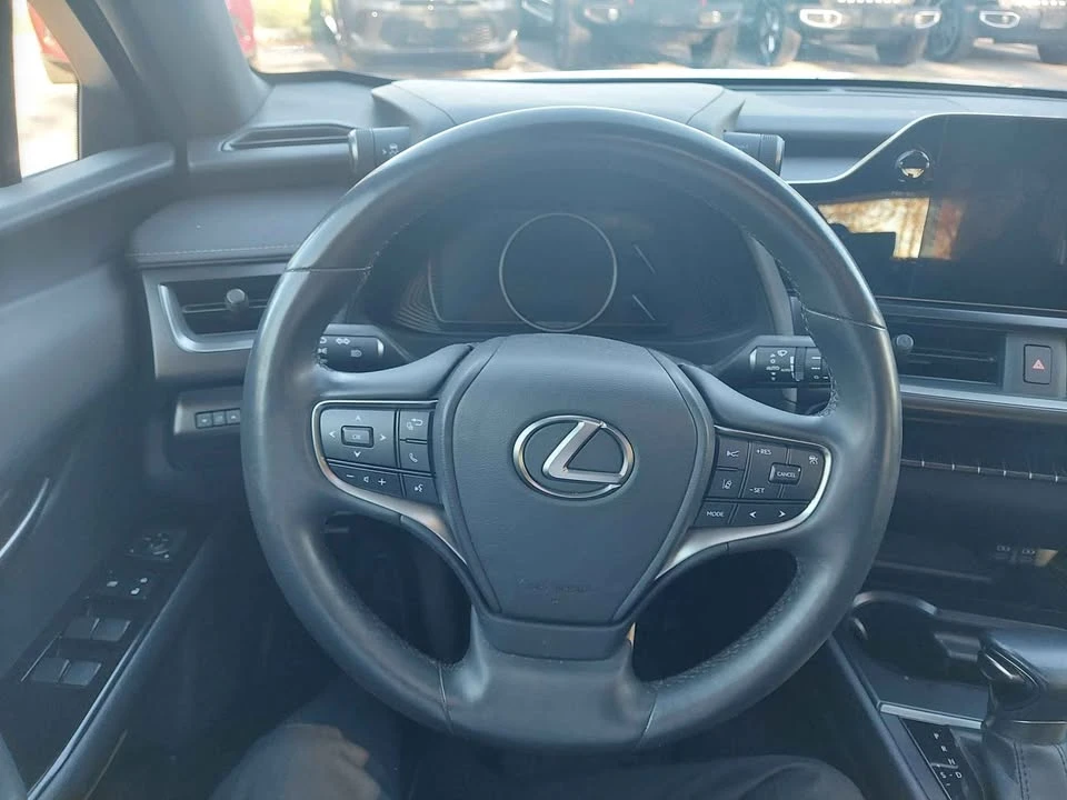 2023 Lexus NX - Image 8 of 16