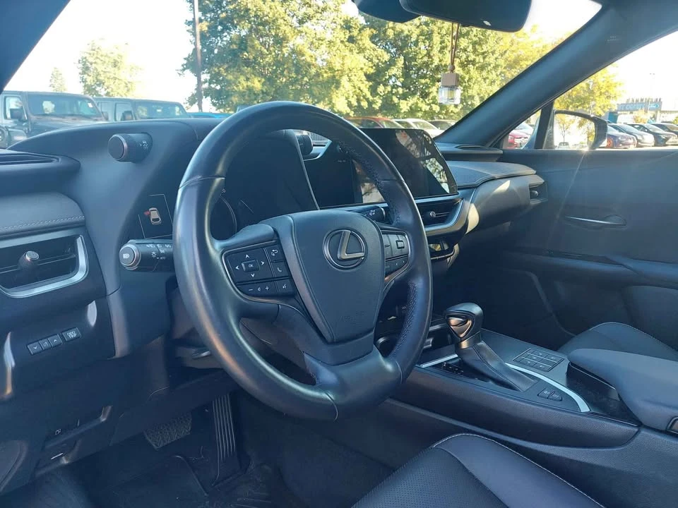 2023 Lexus NX - Image 7 of 16