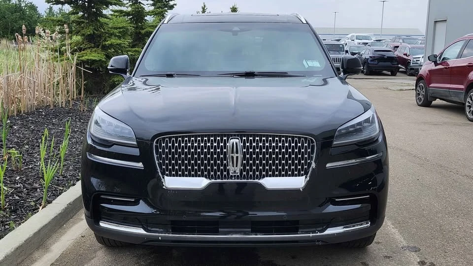 2023 Lincoln Aviator 2nd Gen - Image 2 of 13