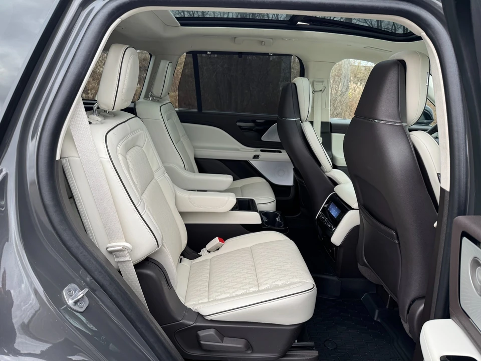 2023 Lincoln Aviator 2nd Gen - Image 12 of 21