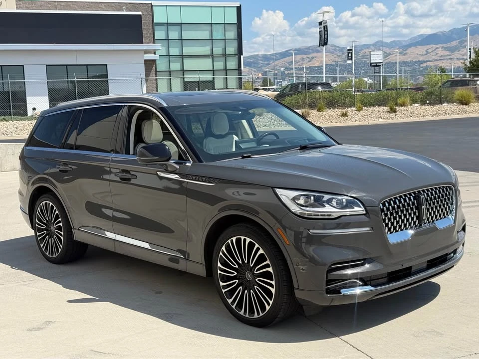 2023 Lincoln Aviator 2nd Gen - Image 8 of 12
