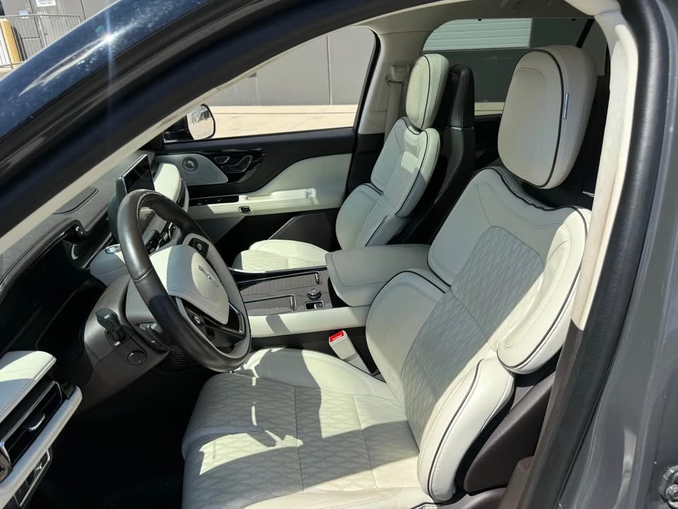 2023 Lincoln Aviator 2nd Gen - Image 9 of 12
