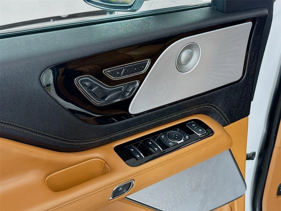 2023 Lincoln Aviator 2nd Gen - Image 18 of 21