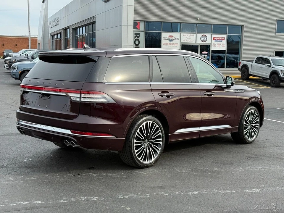 2023 Lincoln Aviator 2nd Gen - Image 3 of 12