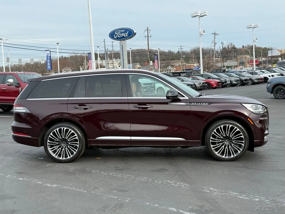 2023 Lincoln Aviator 2nd Gen - Image 2 of 12