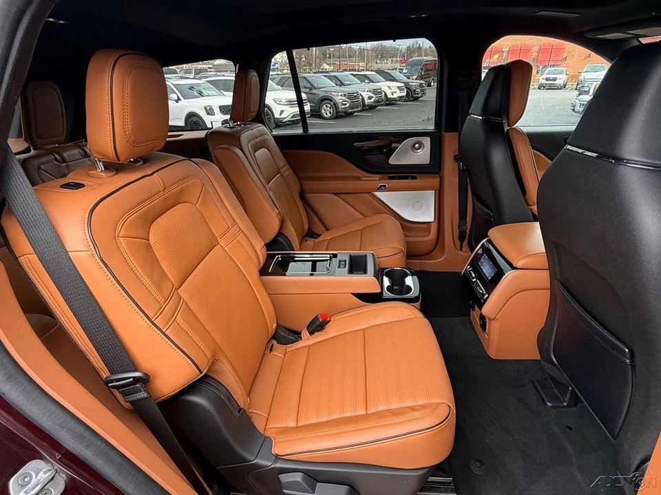 2023 Lincoln Aviator 2nd Gen - Image 16 of 21