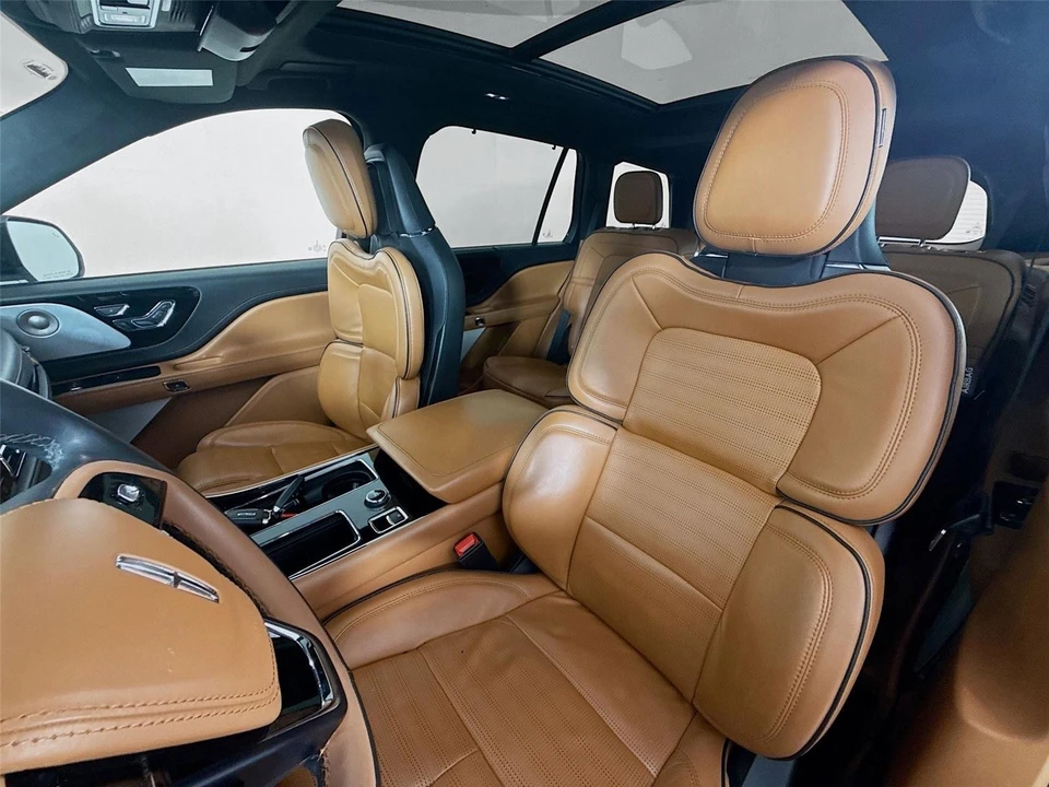 2023 Lincoln Aviator 2nd Gen - Image 2 of 31