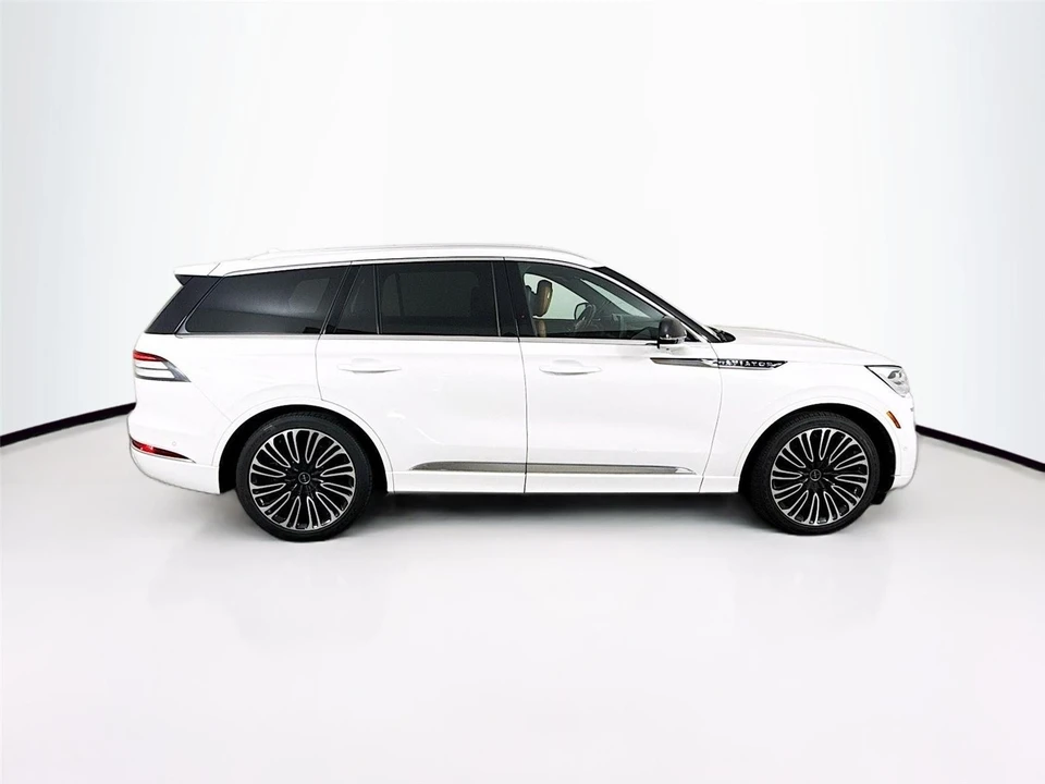 2023 Lincoln Aviator 2nd Gen - Image 10 of 15
