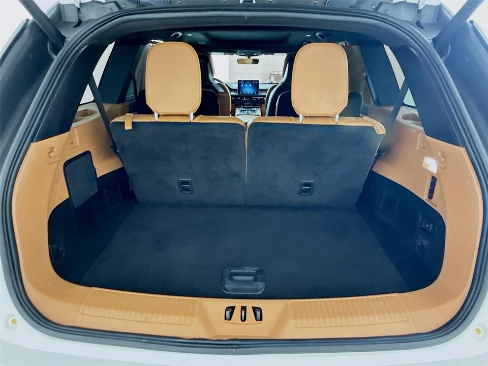 2023 Lincoln Aviator 2nd Gen - Image 29 of 31