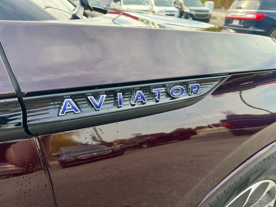 2023 Lincoln Aviator 2nd Gen - Image 9 of 12