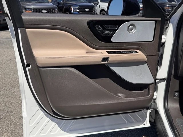 2023 Lincoln Aviator 2nd Gen - Image 16 of 21