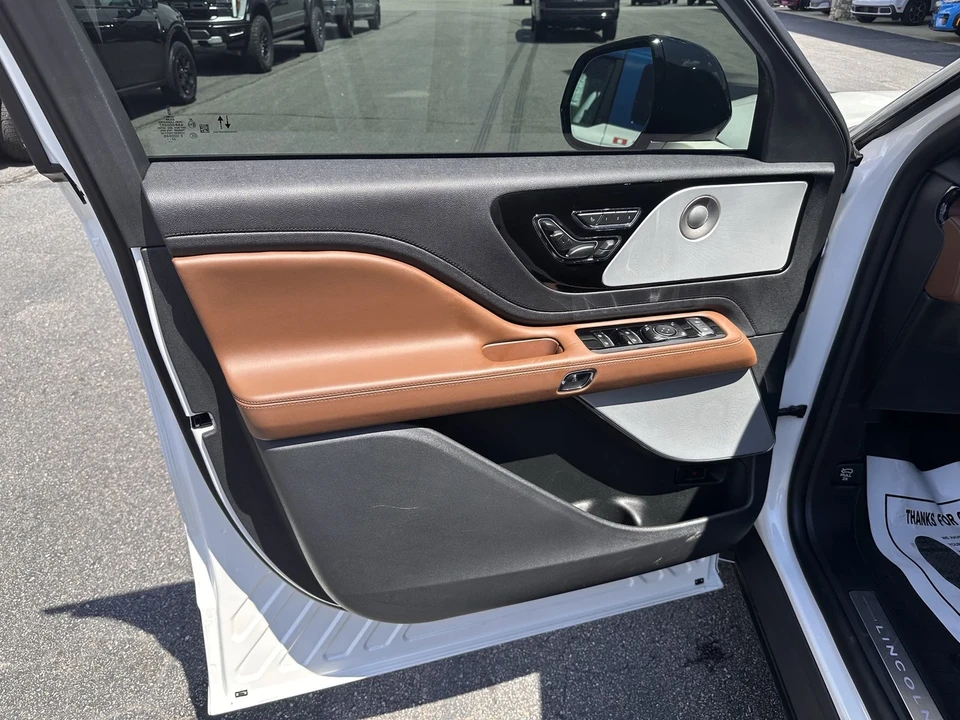 2023 Lincoln Aviator 2nd Gen - Image 9 of 21