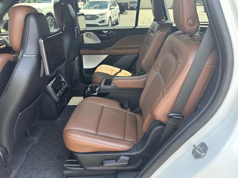 2023 Lincoln Aviator 2nd Gen - Image 12 of 21