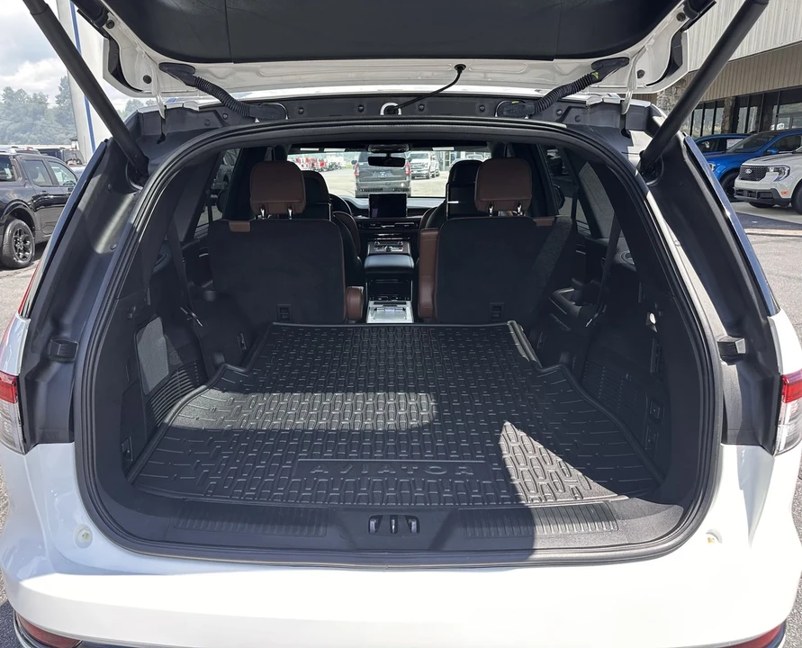 2023 Lincoln Aviator 2nd Gen - Image 19 of 21