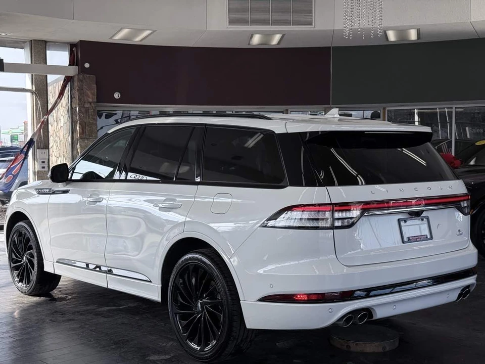 2023 Lincoln Aviator 2nd Gen - Image 11 of 12