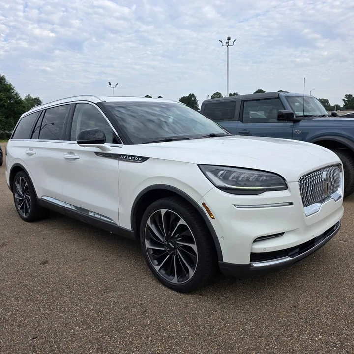 2023 Lincoln Aviator 2nd Gen - Image 2 of 12