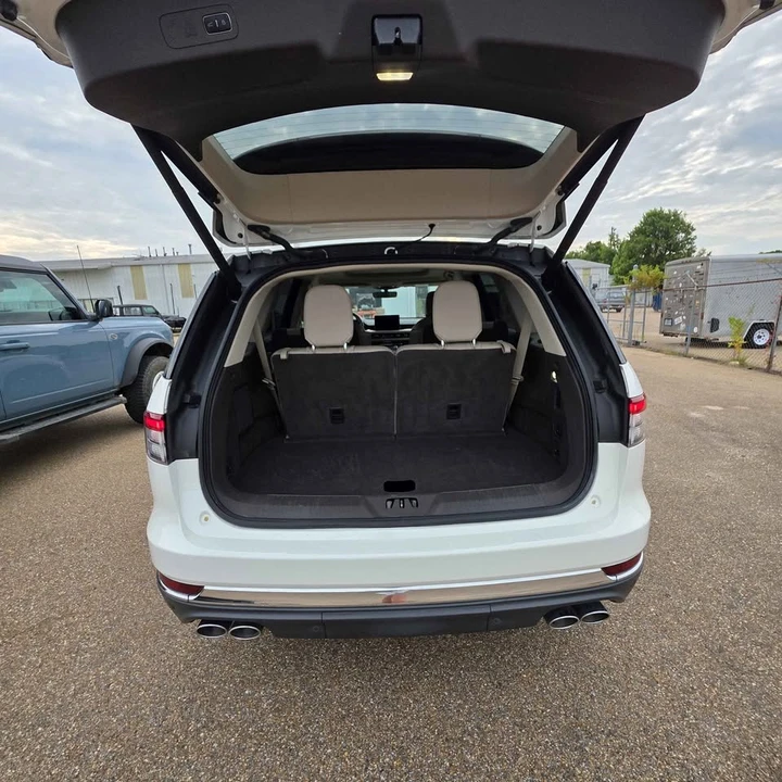 2023 Lincoln Aviator 2nd Gen - Image 11 of 12