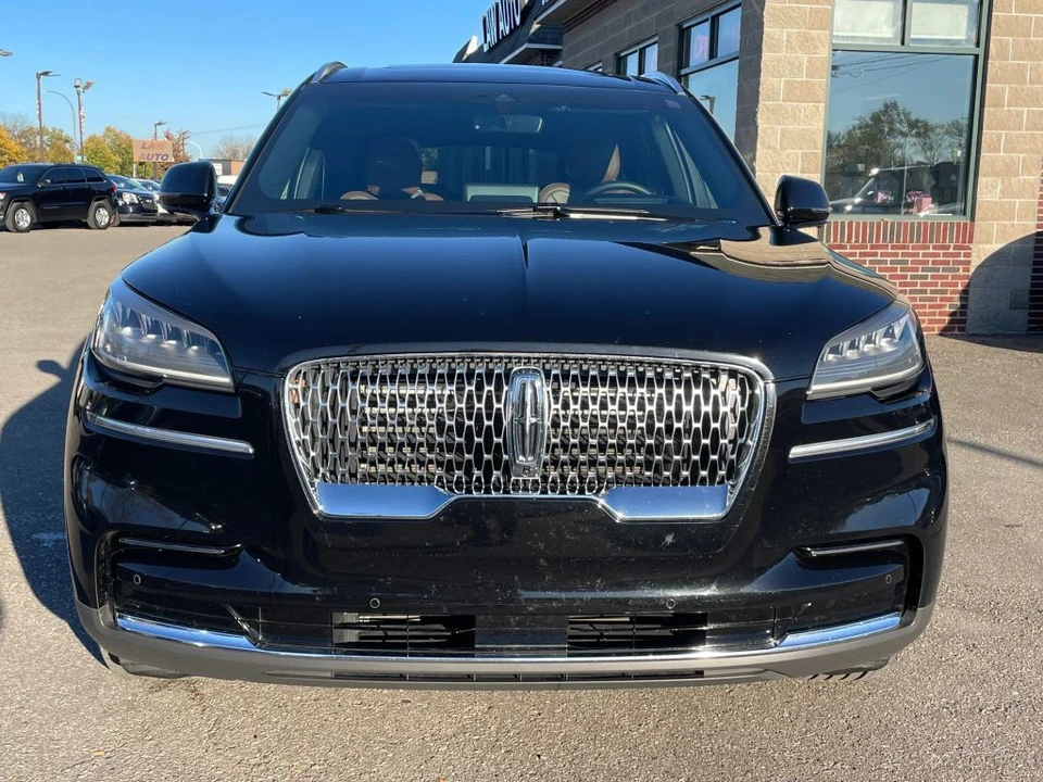 2023 Lincoln Aviator 2nd Gen - Image 2 of 12