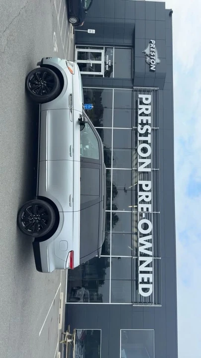 2023 Lincoln Continental - Image 2 of 17