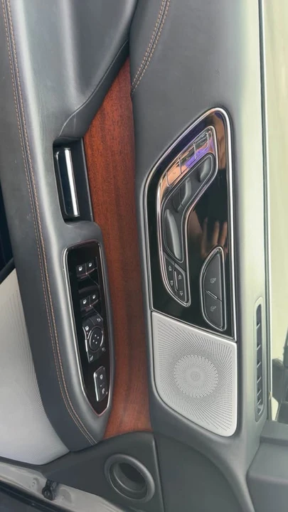 2023 Lincoln Continental - Image 12 of 17