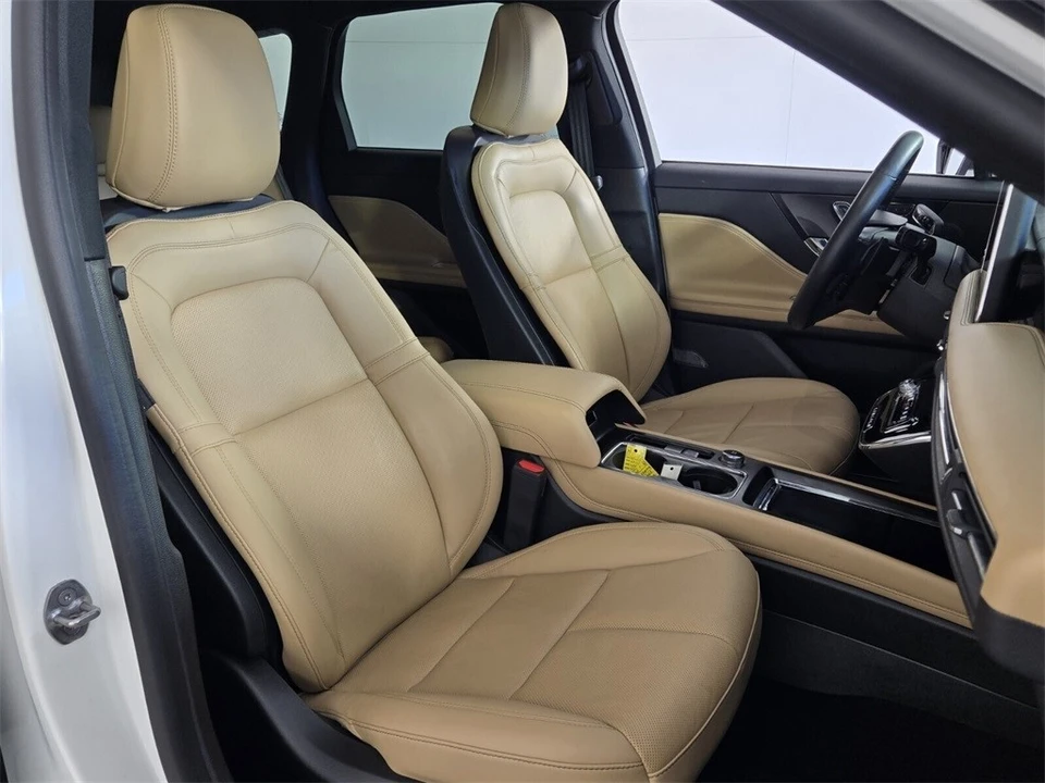2023 Lincoln Corsair - Image 15 of 21