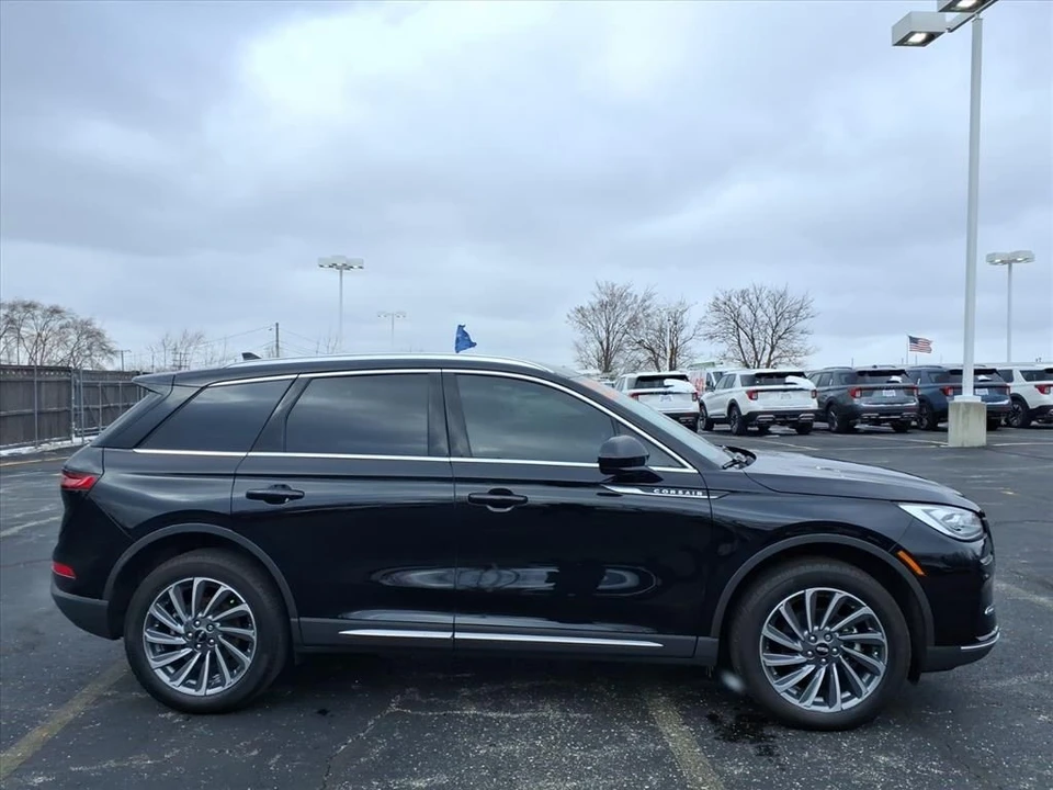 2023 Lincoln Corsair - Image 8 of 21