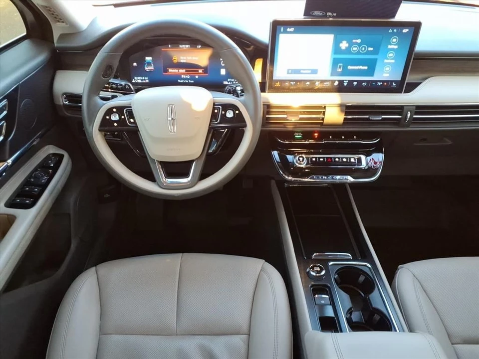 2023 Lincoln Corsair - Image 9 of 21