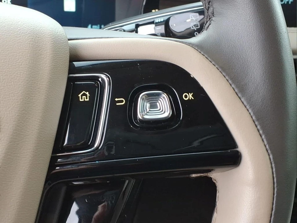 2023 Lincoln Corsair - Image 19 of 21
