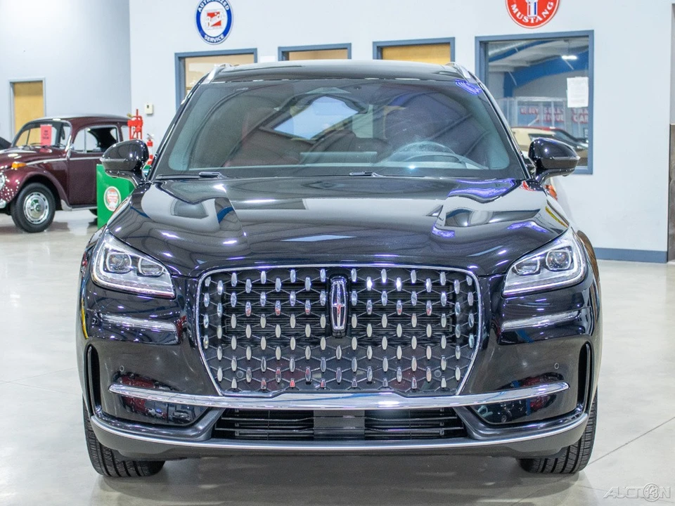 2023 Lincoln Corsair - Image 2 of 21