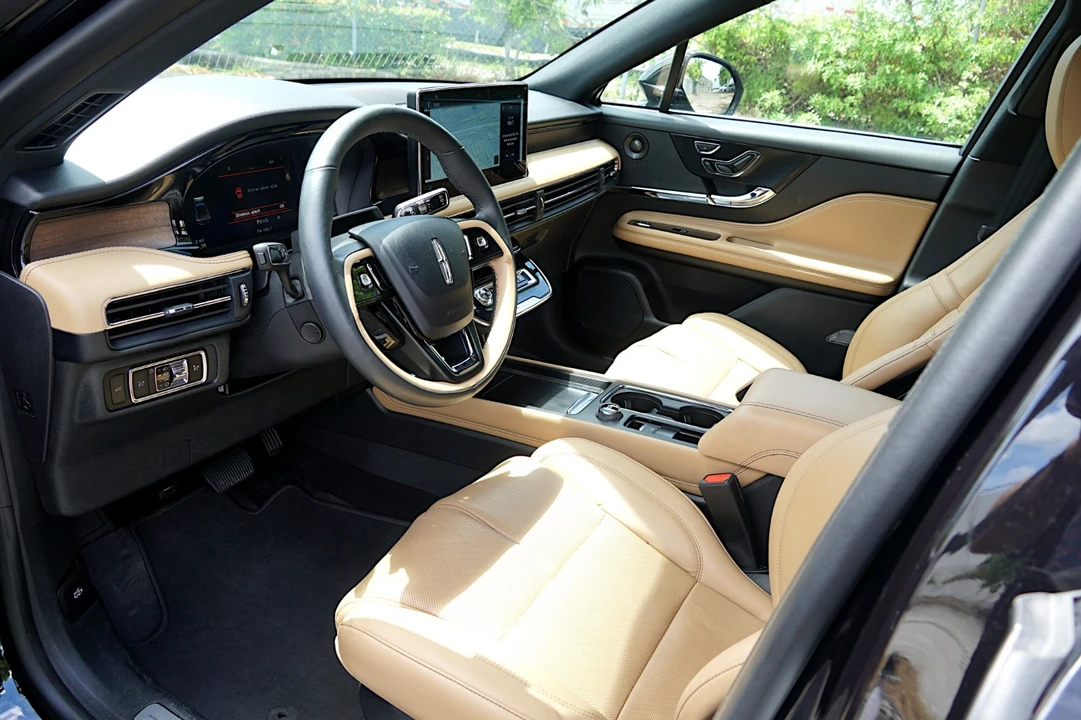 2023 Lincoln Corsair - Image 20 of 31