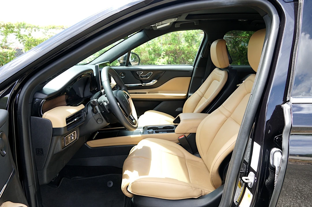 2023 Lincoln Corsair - Image 21 of 31