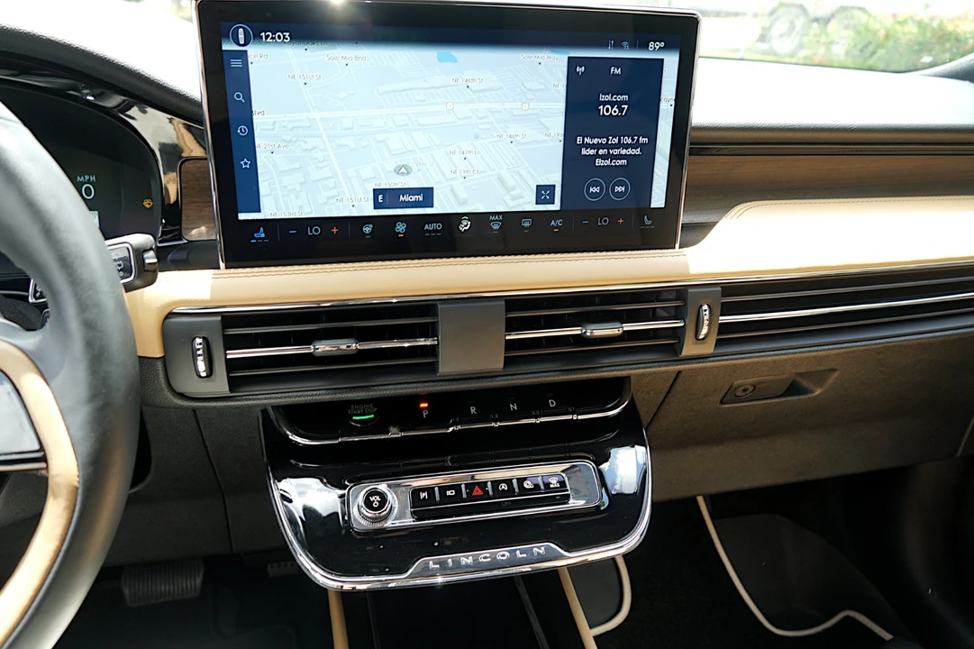 2023 Lincoln Corsair - Image 30 of 31