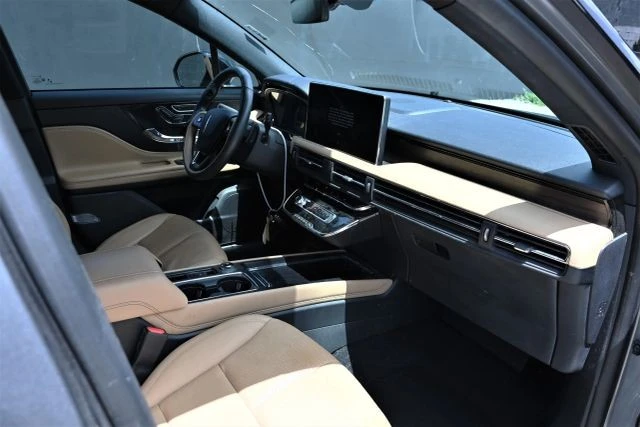 2023 Lincoln Corsair - Image 17 of 22