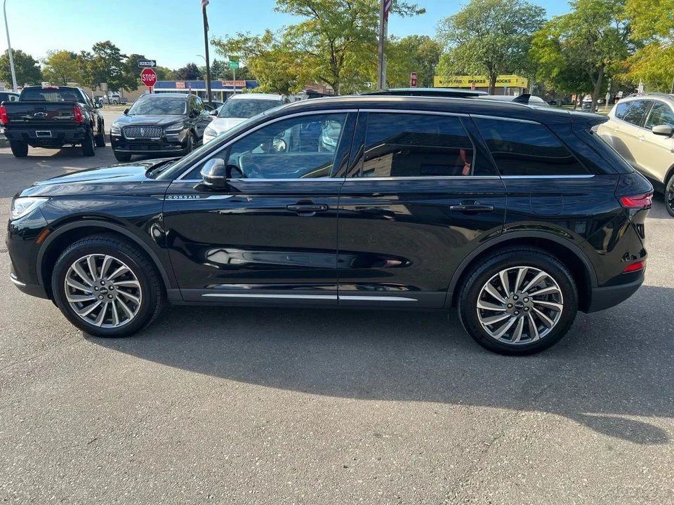 2023 Lincoln Corsair - Image 2 of 21