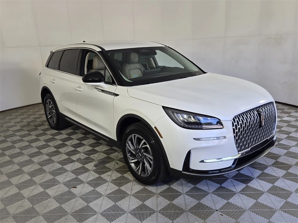 2023 Lincoln Corsair - Image 2 of 21