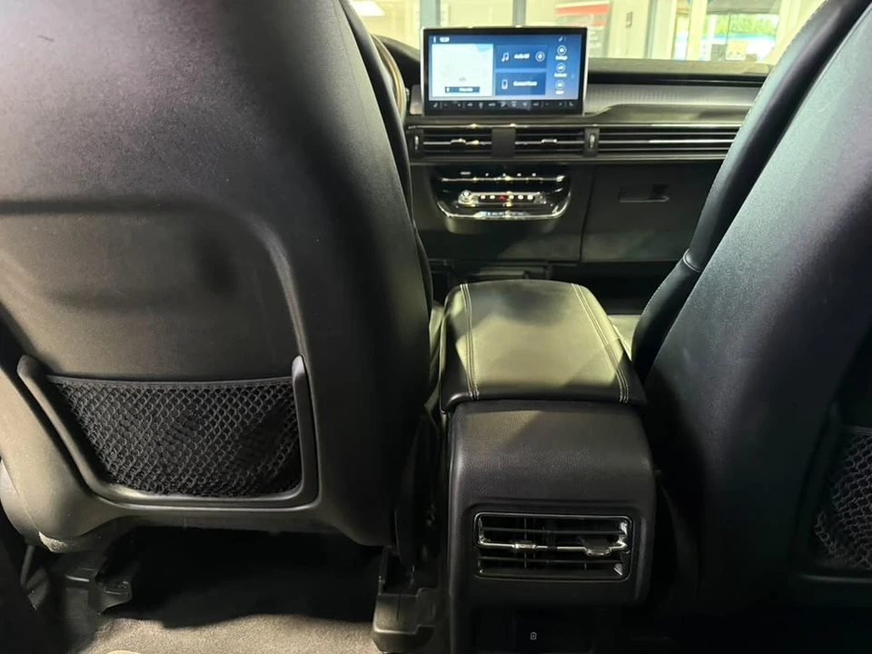 2023 Lincoln Corsair - Image 21 of 31