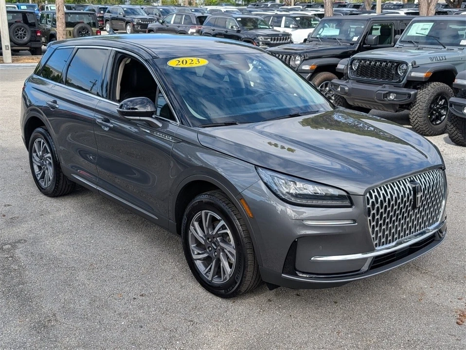 2023 Lincoln Corsair - Image 2 of 12