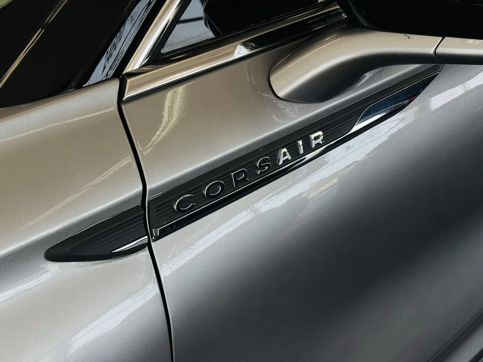 2023 Lincoln Corsair - Image 16 of 31