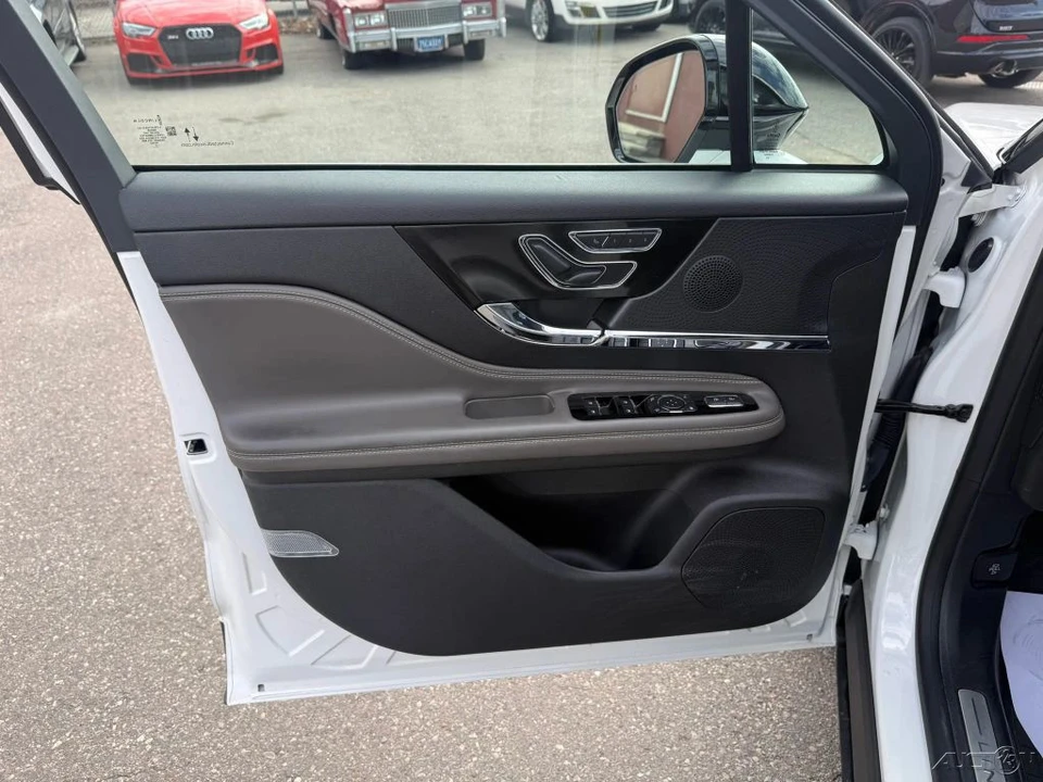 2023 Lincoln Corsair - Image 17 of 21